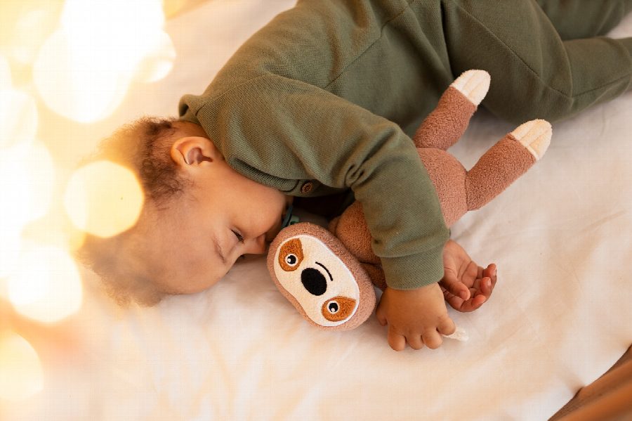 10 tips om je baby beter te laten slapen